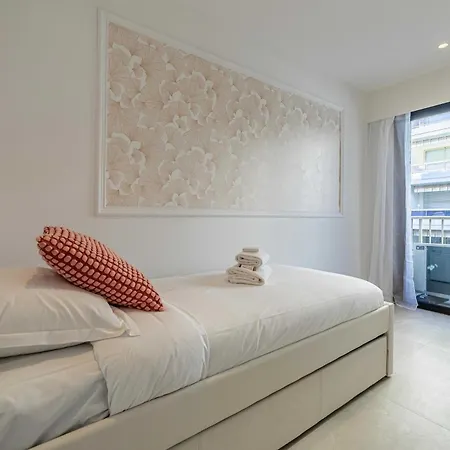 Renovated Prestige 3p Luxe Terrace & Parking Apartment Cannes