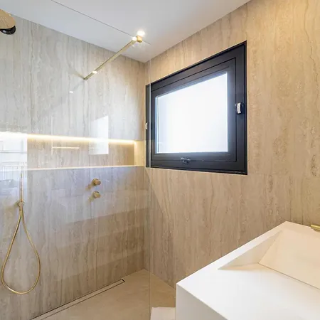 Renovated Prestige 3p Luxe Terrace & Parking *